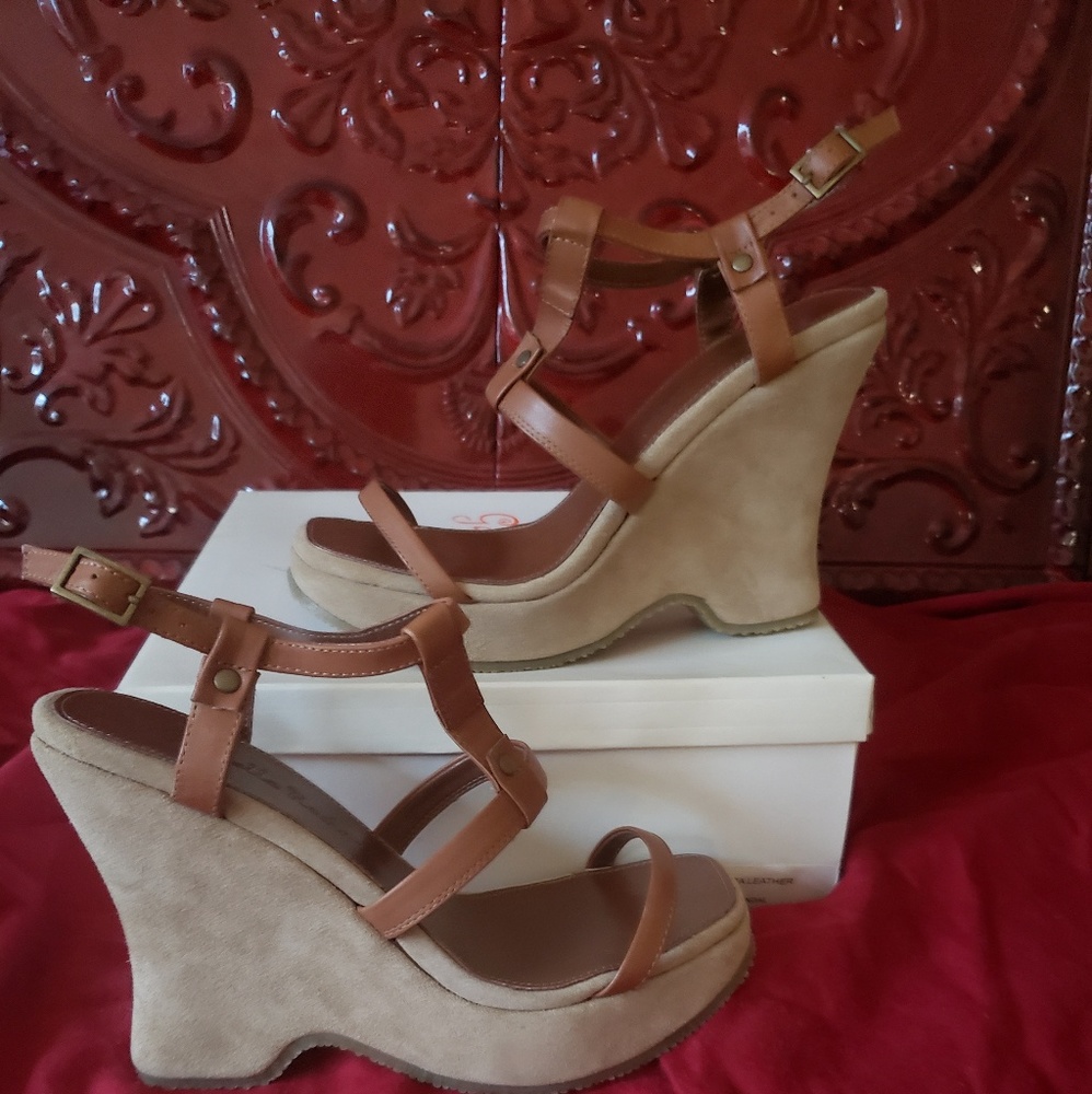 Gabriella Rocha Wedge Sandals - Picture 2 of 4